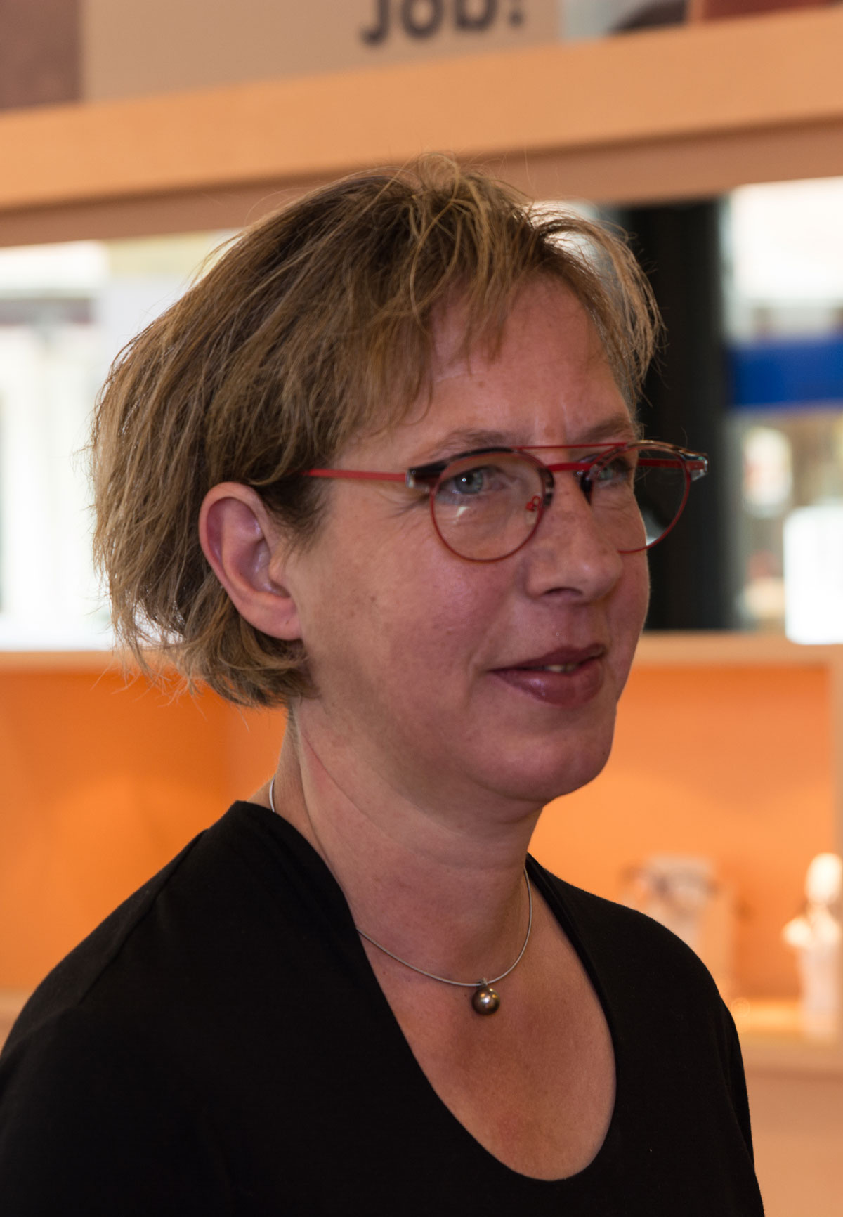 Welver-augenoptik-augenoptiker-optiker-Karin-Consten-kontakt